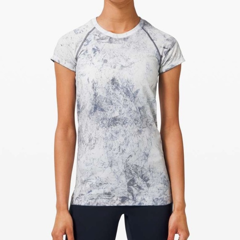 Lululemon Swiftly Tech Short Sleeve 2.0 size 4 in MultiDye White / Grey / Black